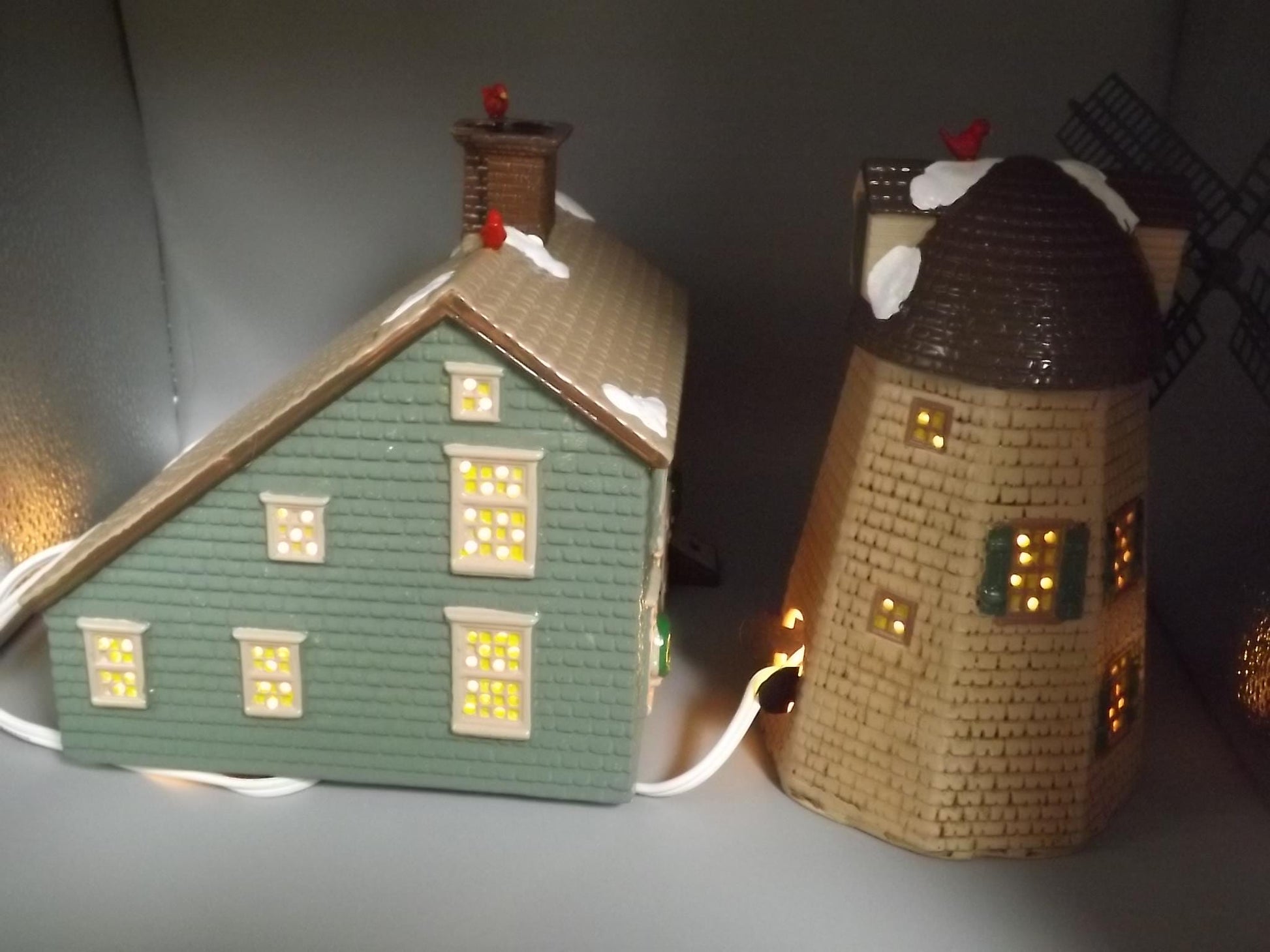 Vintage 1988 Snow Village "Home Sweet Home with Windmill" Illuminated building seasonal display village scene. With box. No lights included.