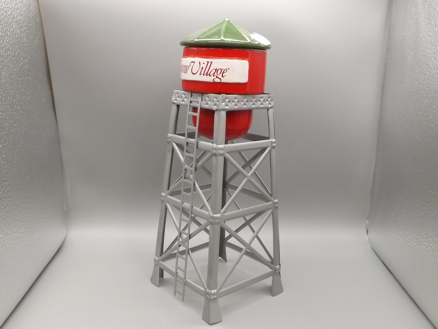 Vintage 1988 Snow Village "Watertower" building seasonal display village scene. With box.
