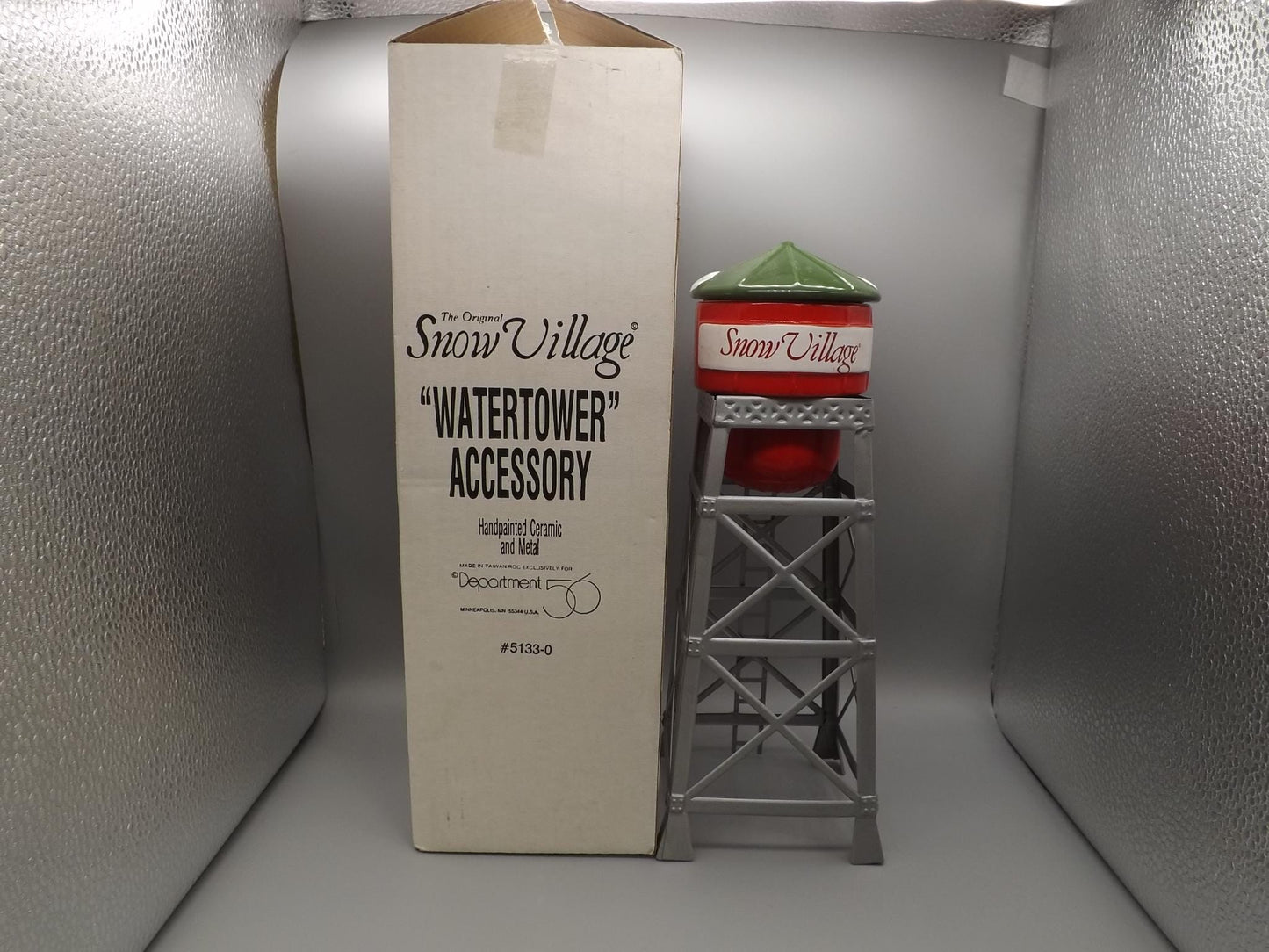 Vintage 1988 Snow Village "Watertower" building seasonal display village scene. With box.