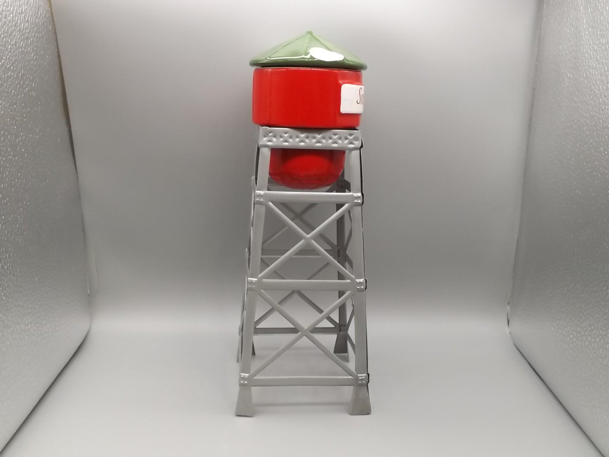 Vintage 1988 Snow Village "Watertower" building seasonal display village scene. With box.