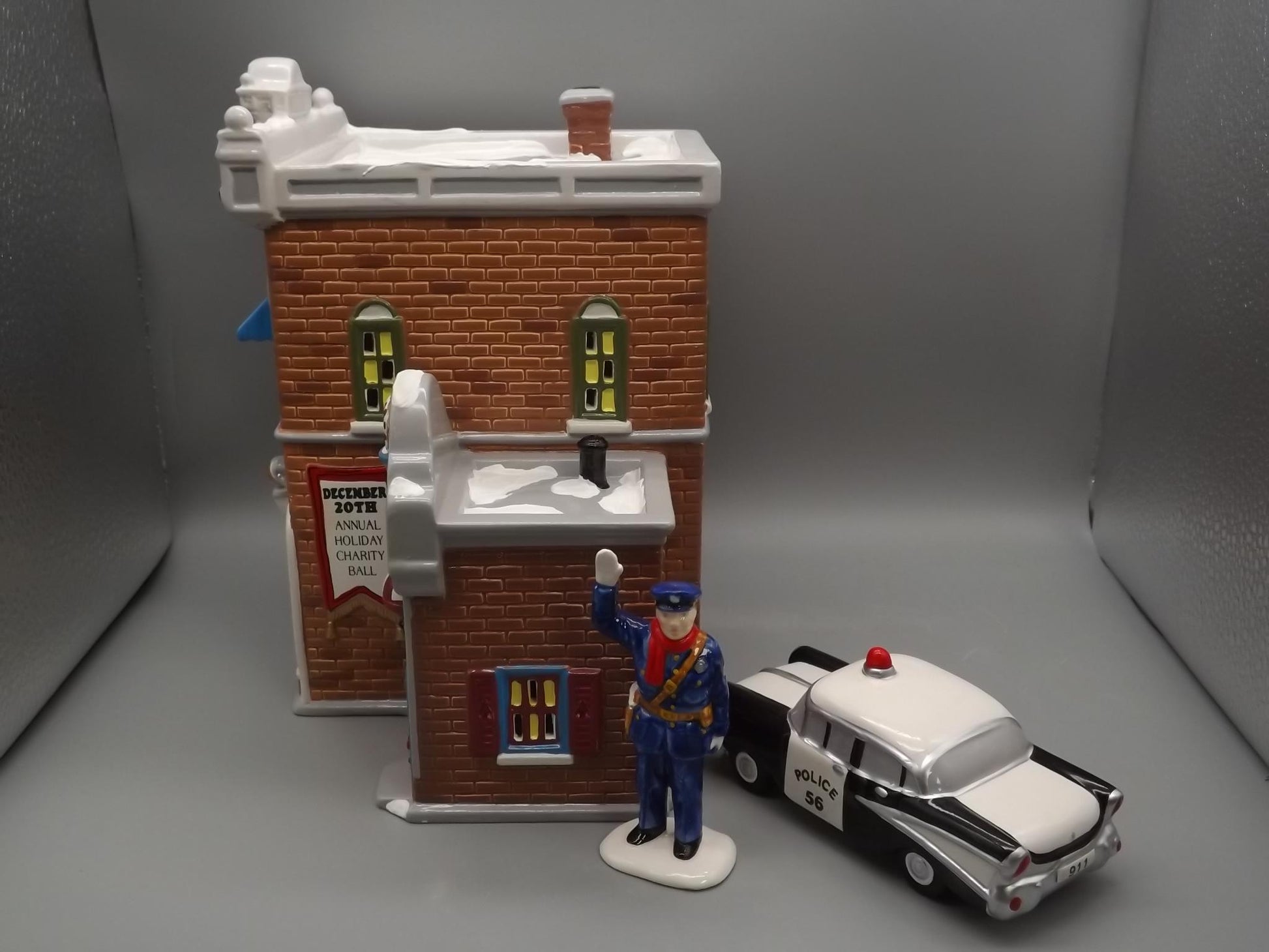 Vintage 1995 Snow Village Police Station with Car & Boxes