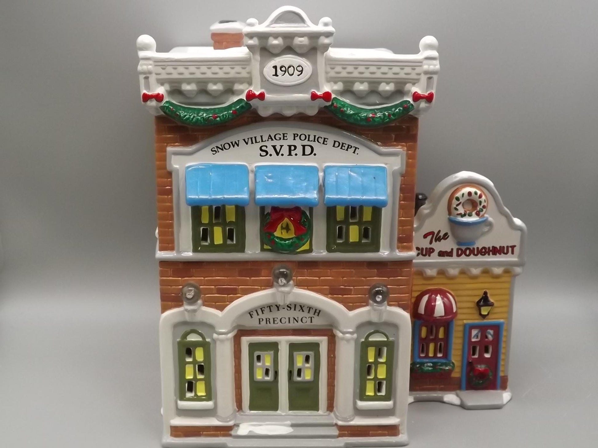 Vintage 1995 Snow Village Police Station with Car & Boxes