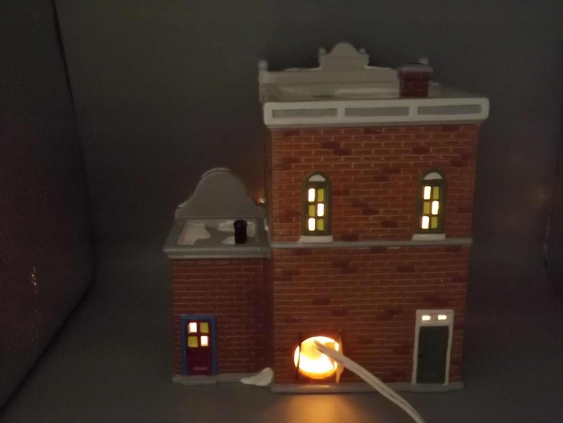 Vintage 1995 Snow Village Police Station with Car & Boxes