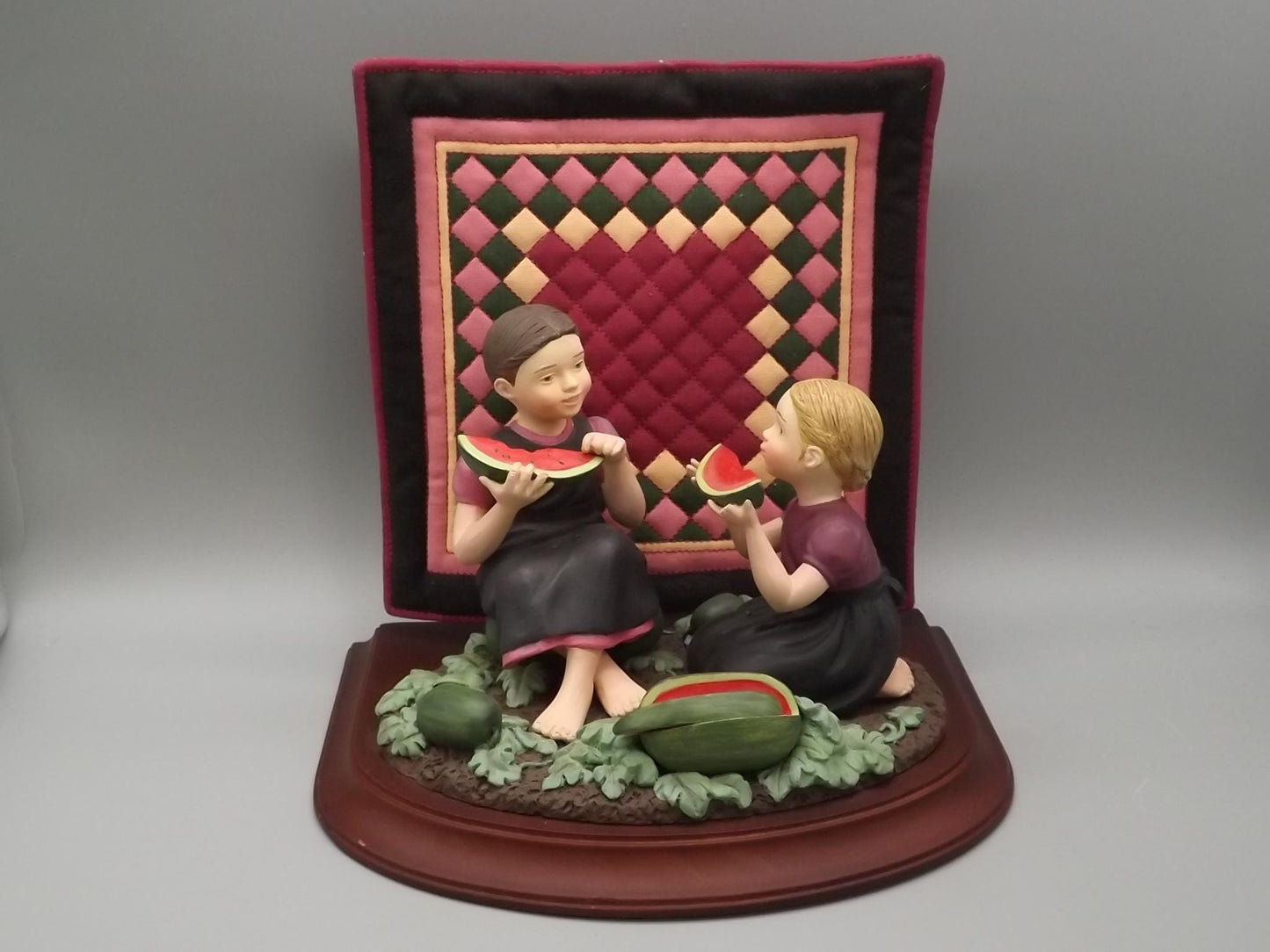 Vintage 1994 Willits Amish Heritage Collection "Best Friends" Ruth and Eileen figurine with quilt backdrop. Excellent condition