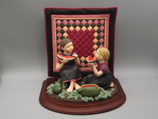 Vintage 1994 Willits Amish Heritage Collection "Best Friends" Ruth and Eileen figurine with quilt backdrop. Excellent condition