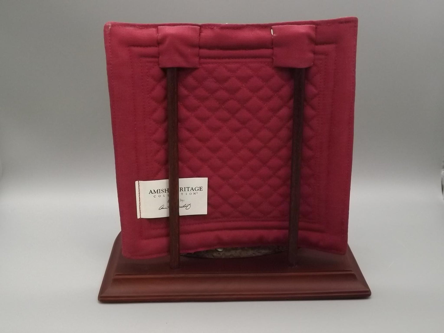 Vintage 1994 Willits Amish Heritage Collection "Best Friends" Ruth and Eileen figurine with quilt backdrop. Excellent condition