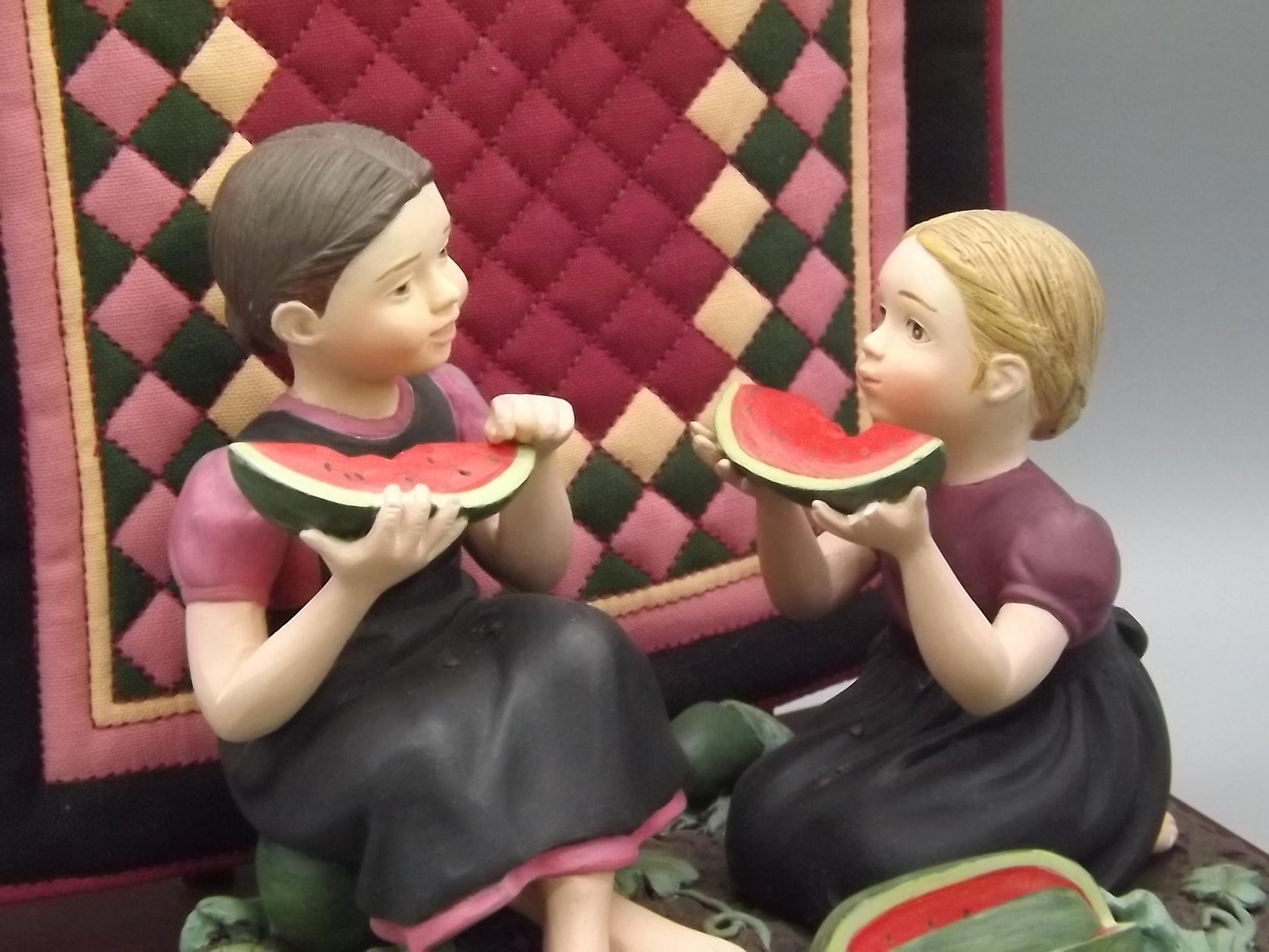 Vintage 1994 Willits Amish Heritage Collection "Best Friends" Ruth and Eileen figurine with quilt backdrop. Excellent condition