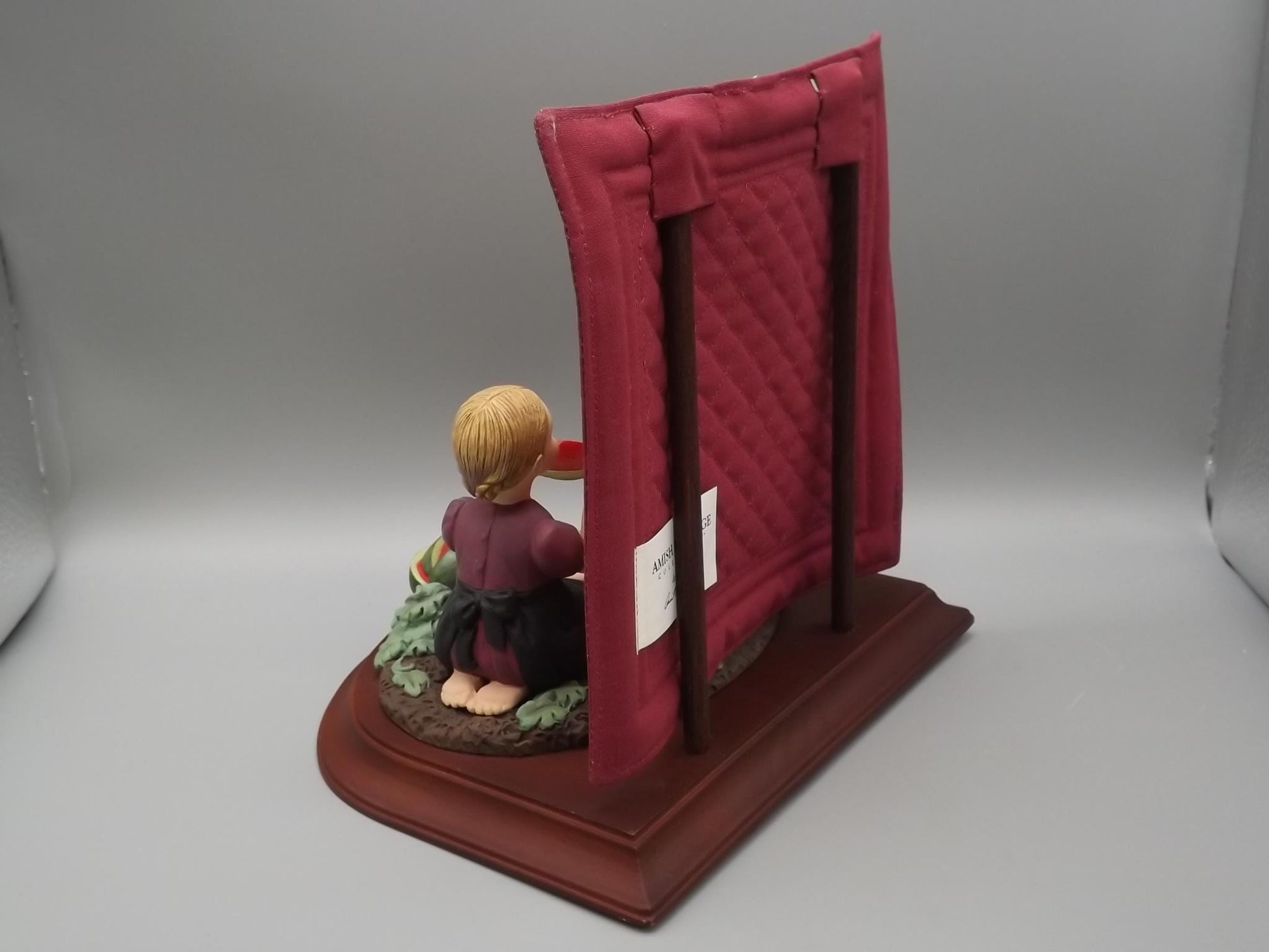 Vintage 1994 Willits Amish Heritage Collection "Best Friends" Ruth and Eileen figurine with quilt backdrop. Excellent condition