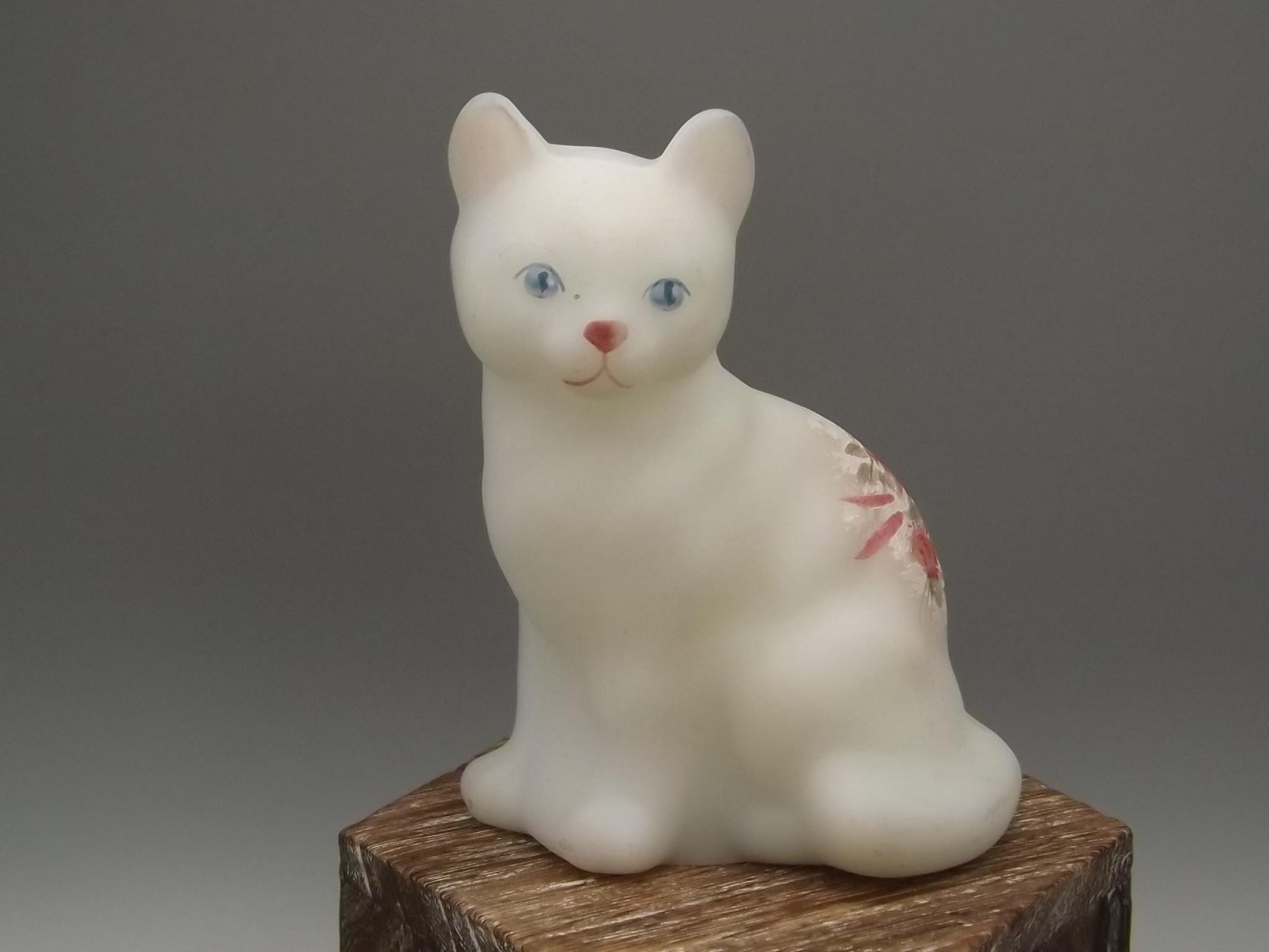 Vintage Fenton Hand-Painted Cat Figurine - Signed 1976