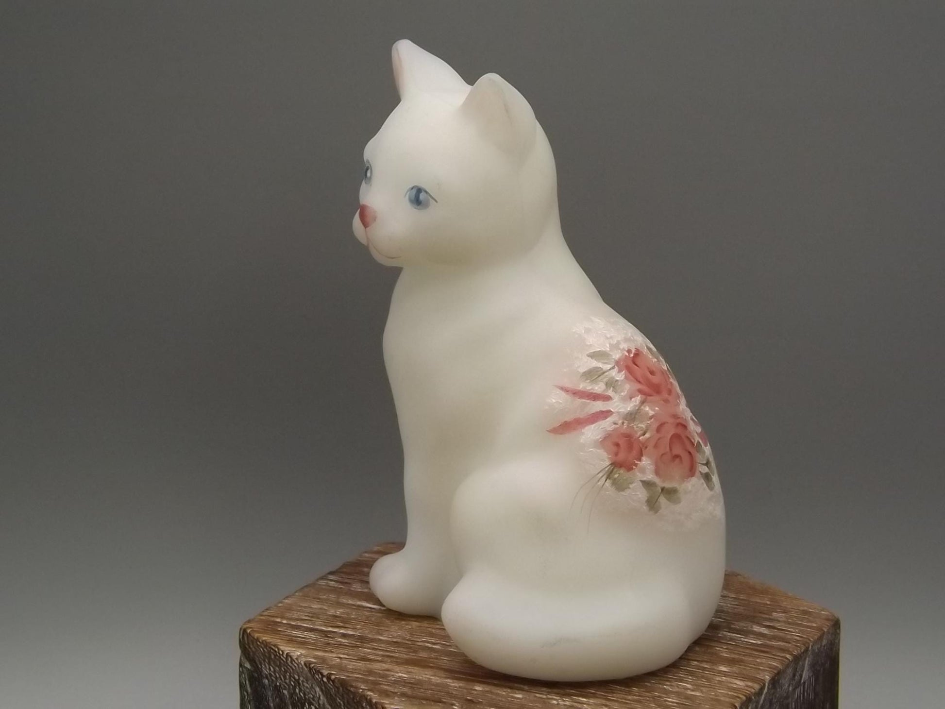 Vintage Fenton Hand-Painted Cat Figurine - Signed 1976