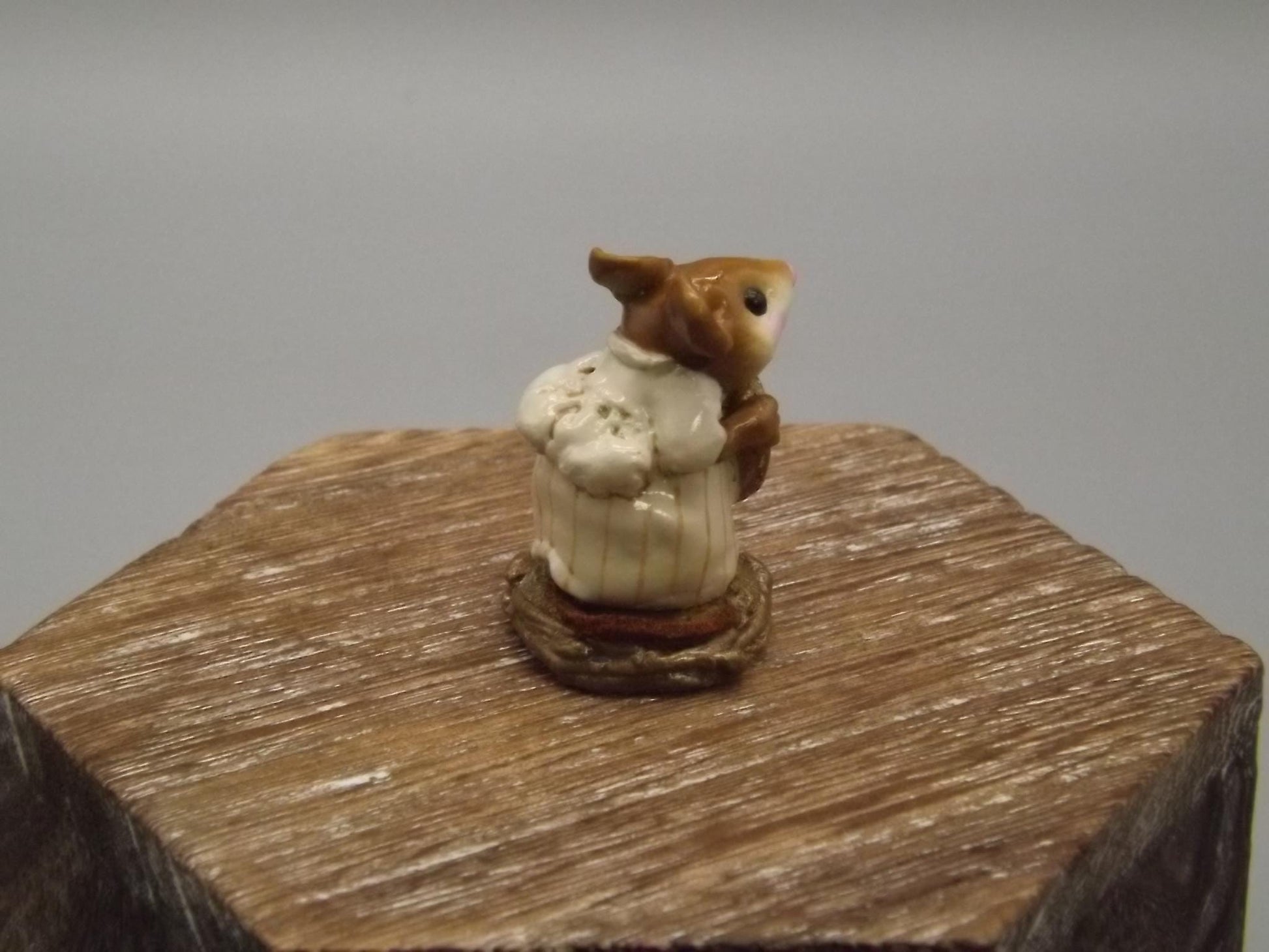 Vintage Wee Forest Folk Mouse Figurine: The Collector's Piece (1998) Hand Painted