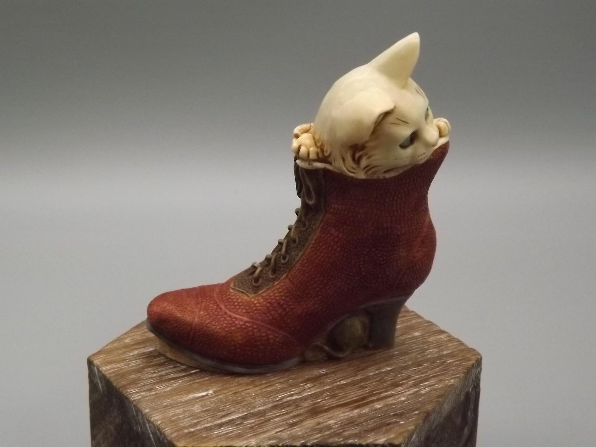 Vintage Harmony Kingdom White Heather Jest Figurine: Limited Edition Boxed Collectible