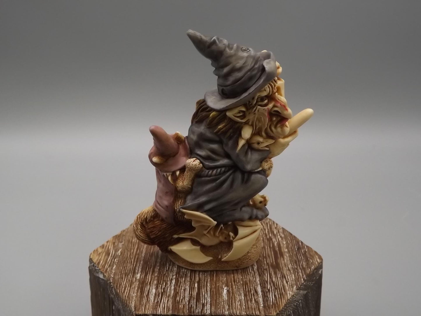 Vintage Harmony Kingdom Witching Time Figurine: 2002 Event Piece with Box