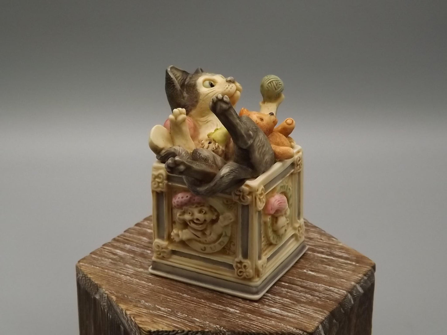 Vintage Harmony Kingdom Courtenay Jest Figurine: 2002 TJDLCA6 w/ Box & COA