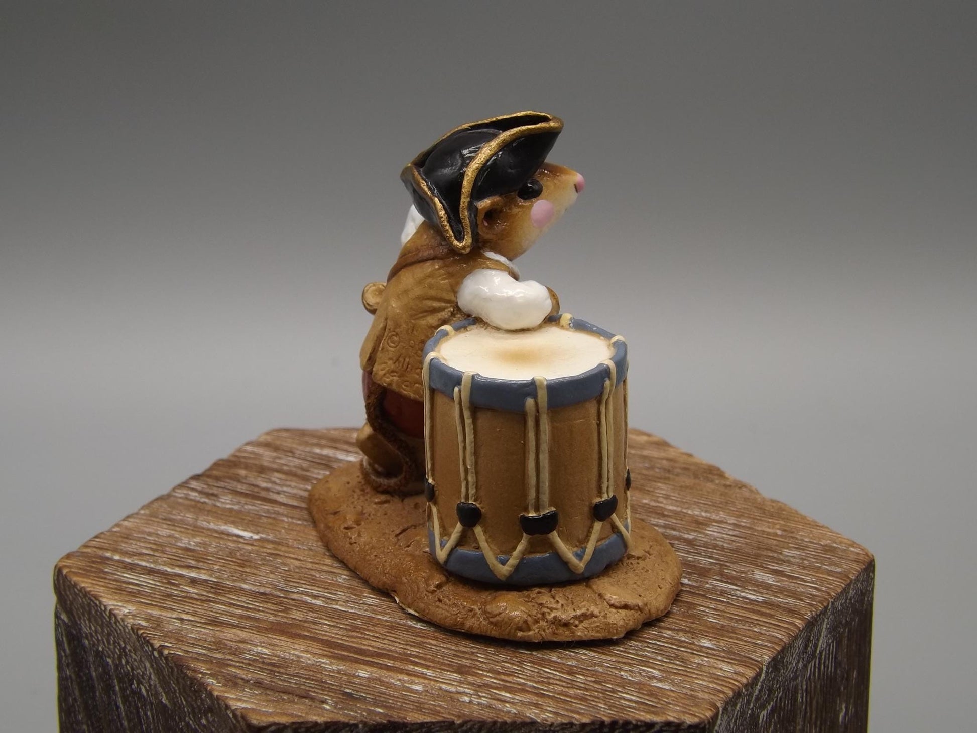 Vintage Wee Forest Folk Mouse Figurine: 1981 "Concord Minute Mouse"