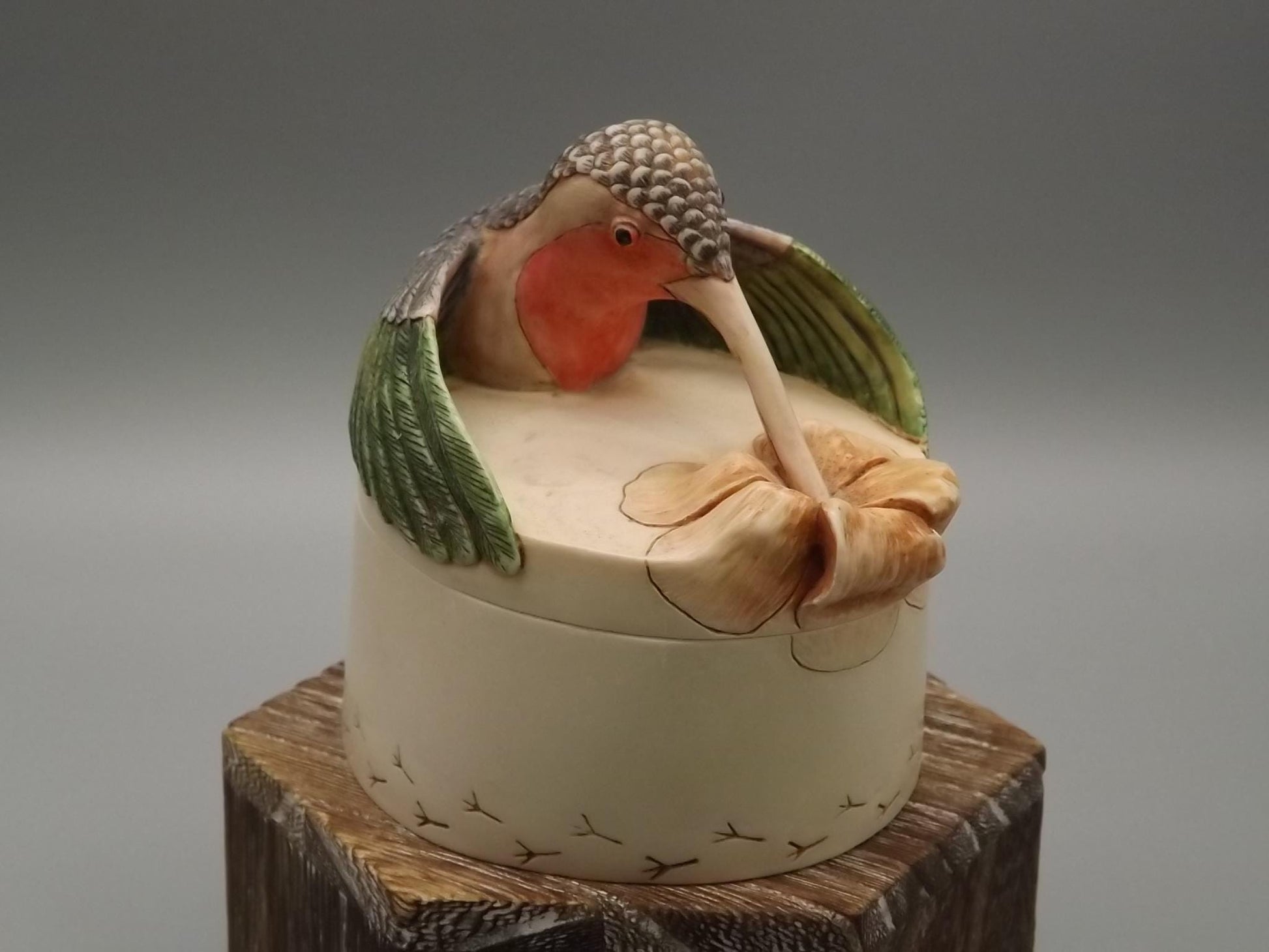 Vintage Harmony Kingdom Figurine: Sweet Nectar Hummingbird Box, Limited Edition