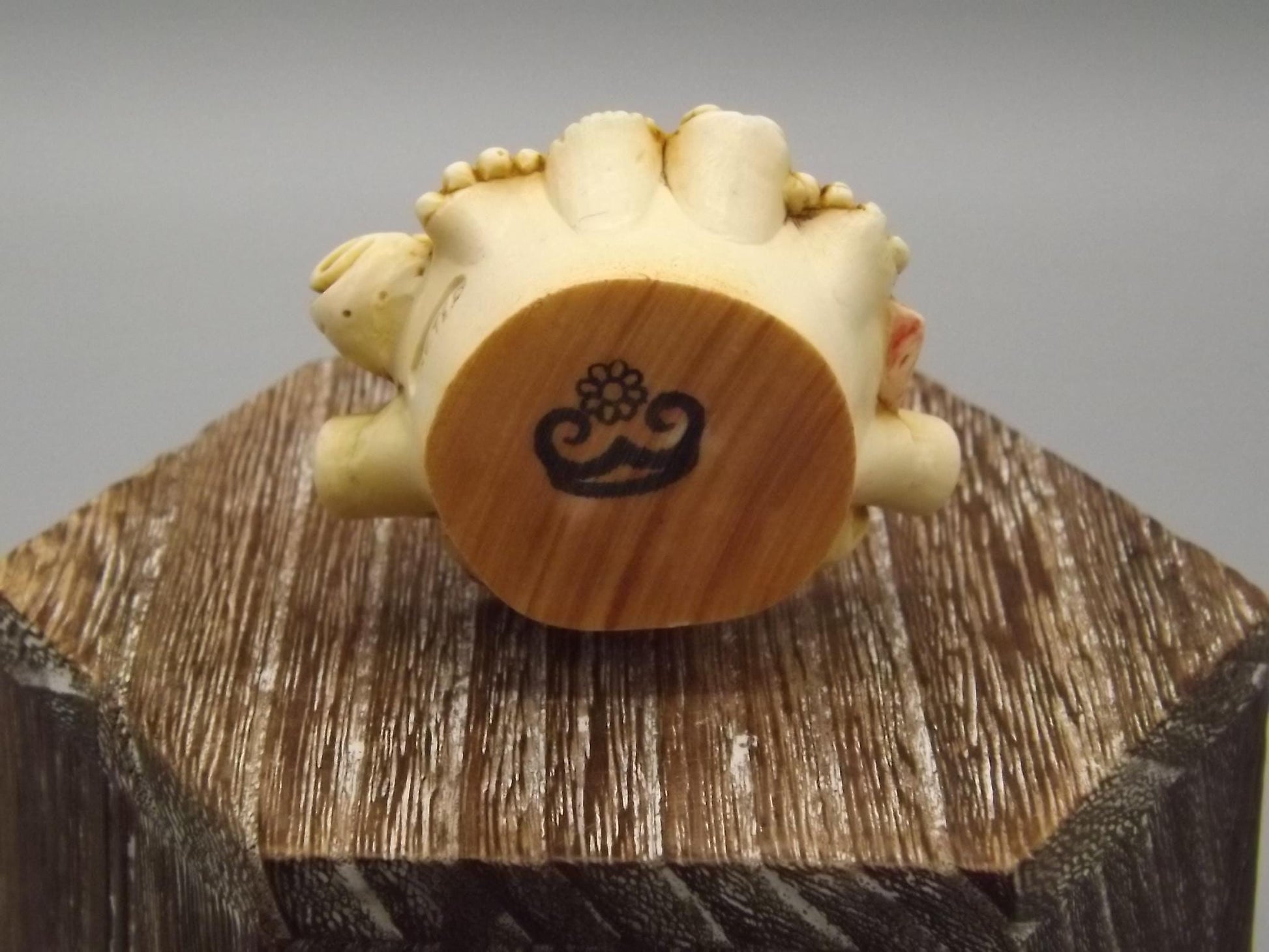 Vintage Harmony Kingdom "Refused-D Collection'" Jest Figurine TJEVo4MT no original box or COA Excellent condition. Pink with Alligator type.