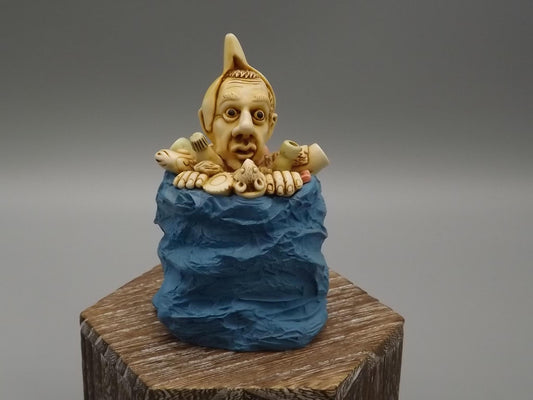 Vintage Harmony Kingdom "Refused-D Collection'" Jest Figurine TJEVo4MT no original box or COA Excellent condition. light Blue with penguin.