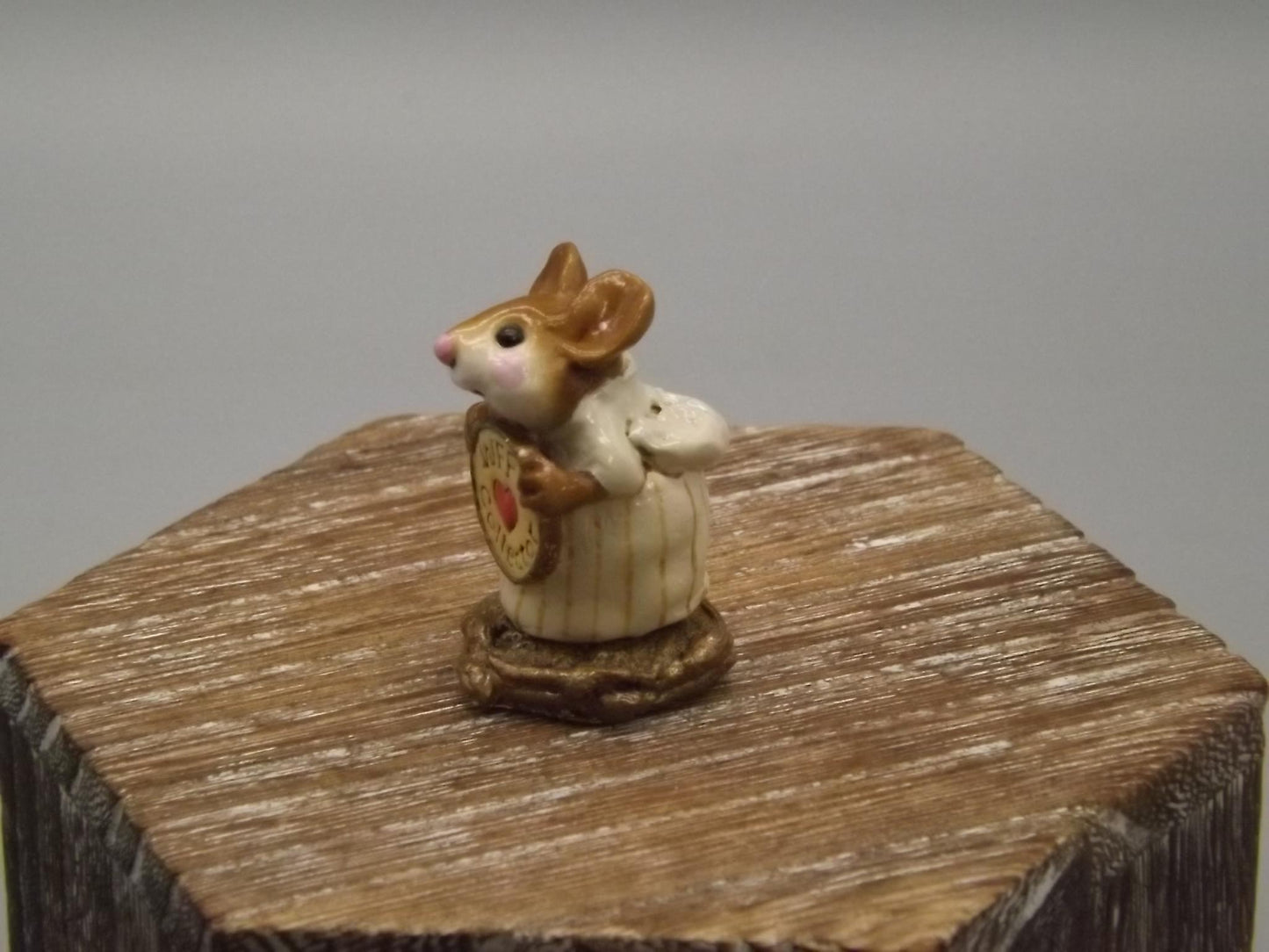 Vintage Wee Forest Folk Mouse Figurine: The Collector's Piece (1998) Hand Painted