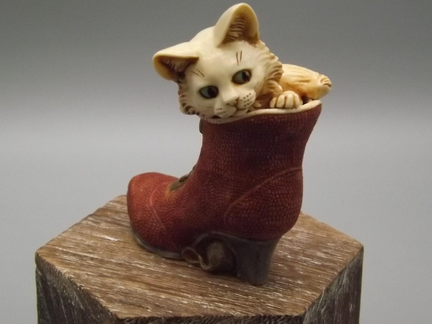 Vintage Harmony Kingdom White Heather Jest Figurine: Limited Edition Boxed Collectible