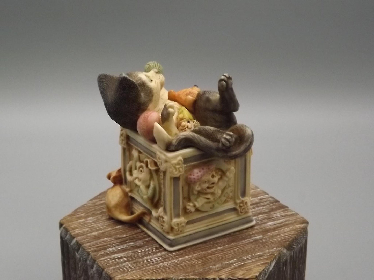 Vintage Harmony Kingdom Courtenay Jest Figurine: 2002 TJDLCA6 w/ Box & COA