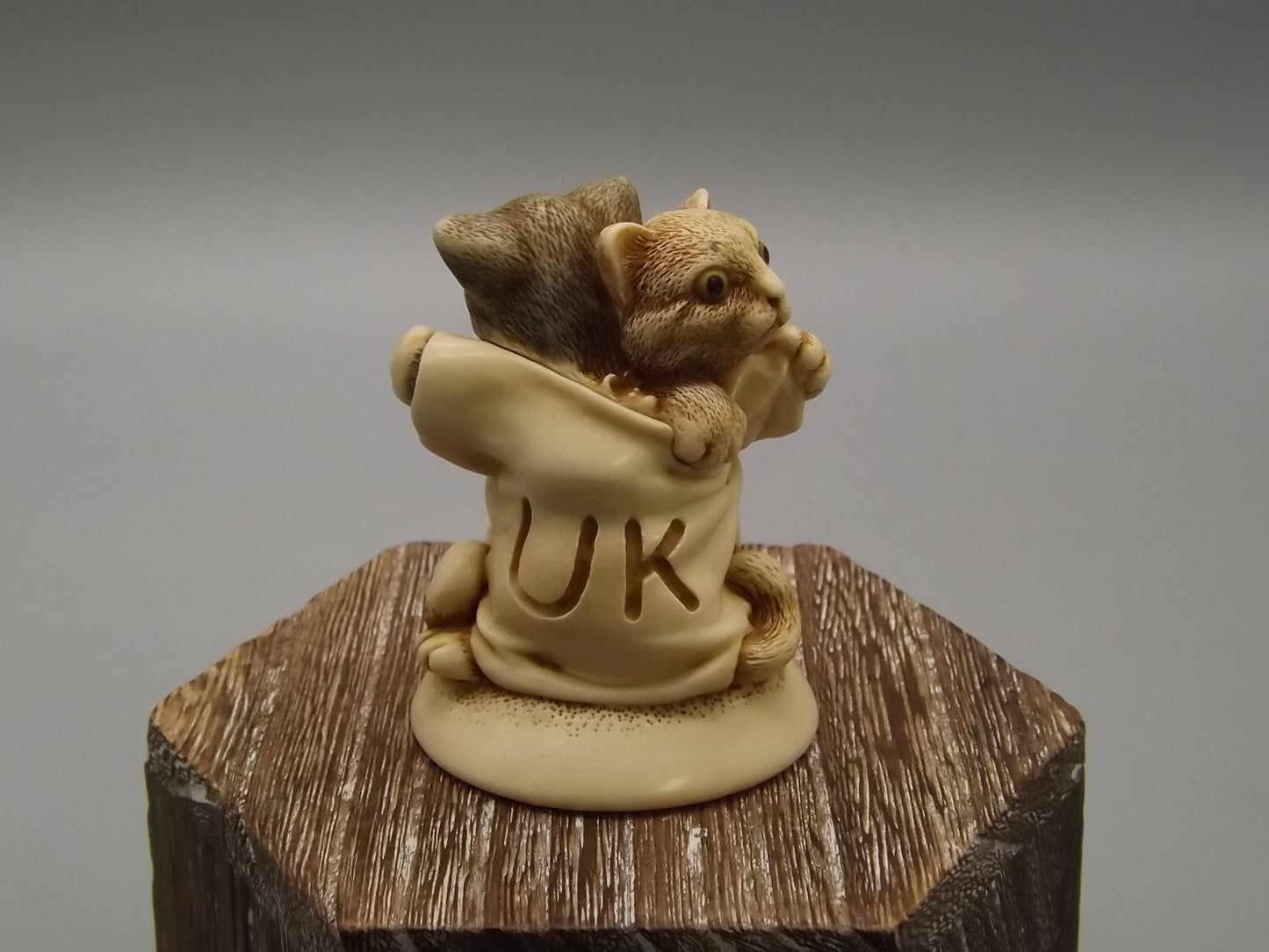 Harmony Kingdom Stuffed Shirt: Cats in UK/USA Tee, Box & COA