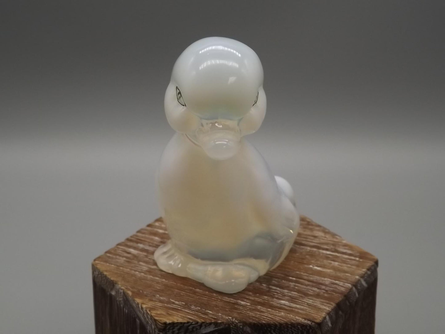 Vintage Fenton Hand-Painted Duckling Figurine: Signed Glass Art, 1970s