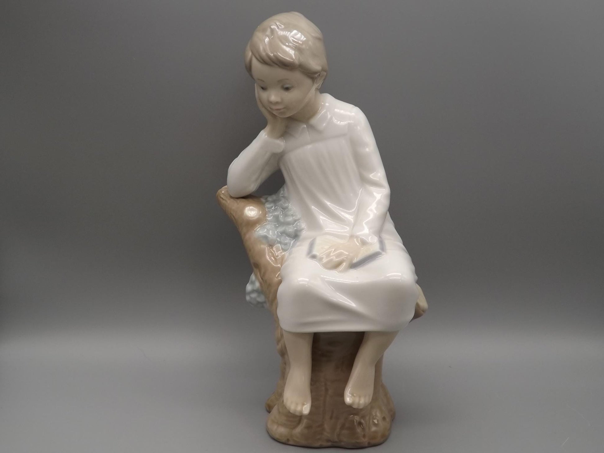 Vintage Lladro "Thinker, Little Boy" Figurine #4876 (1974) with Original Box