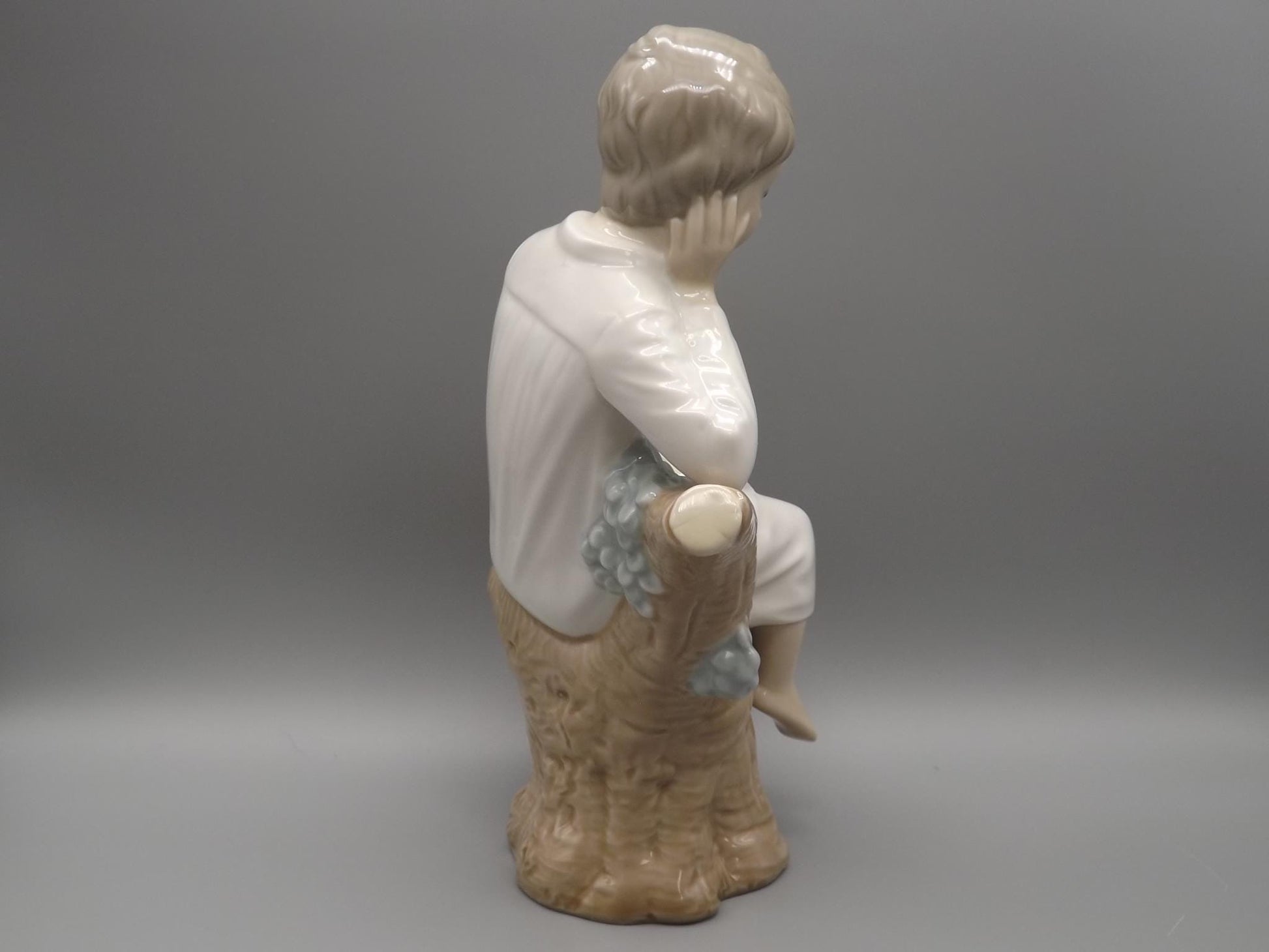 Vintage Lladro "Thinker, Little Boy" Figurine #4876 (1974) with Original Box