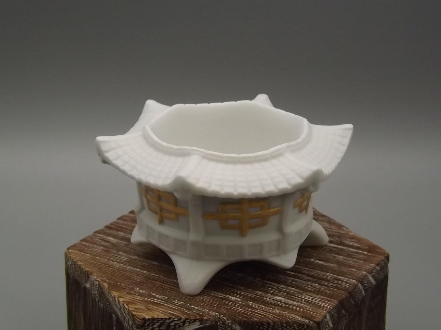 Vintage Lladro Privilege Gold Pagoda Tea Light Set: Mediterranean Beach Candles, Original Box