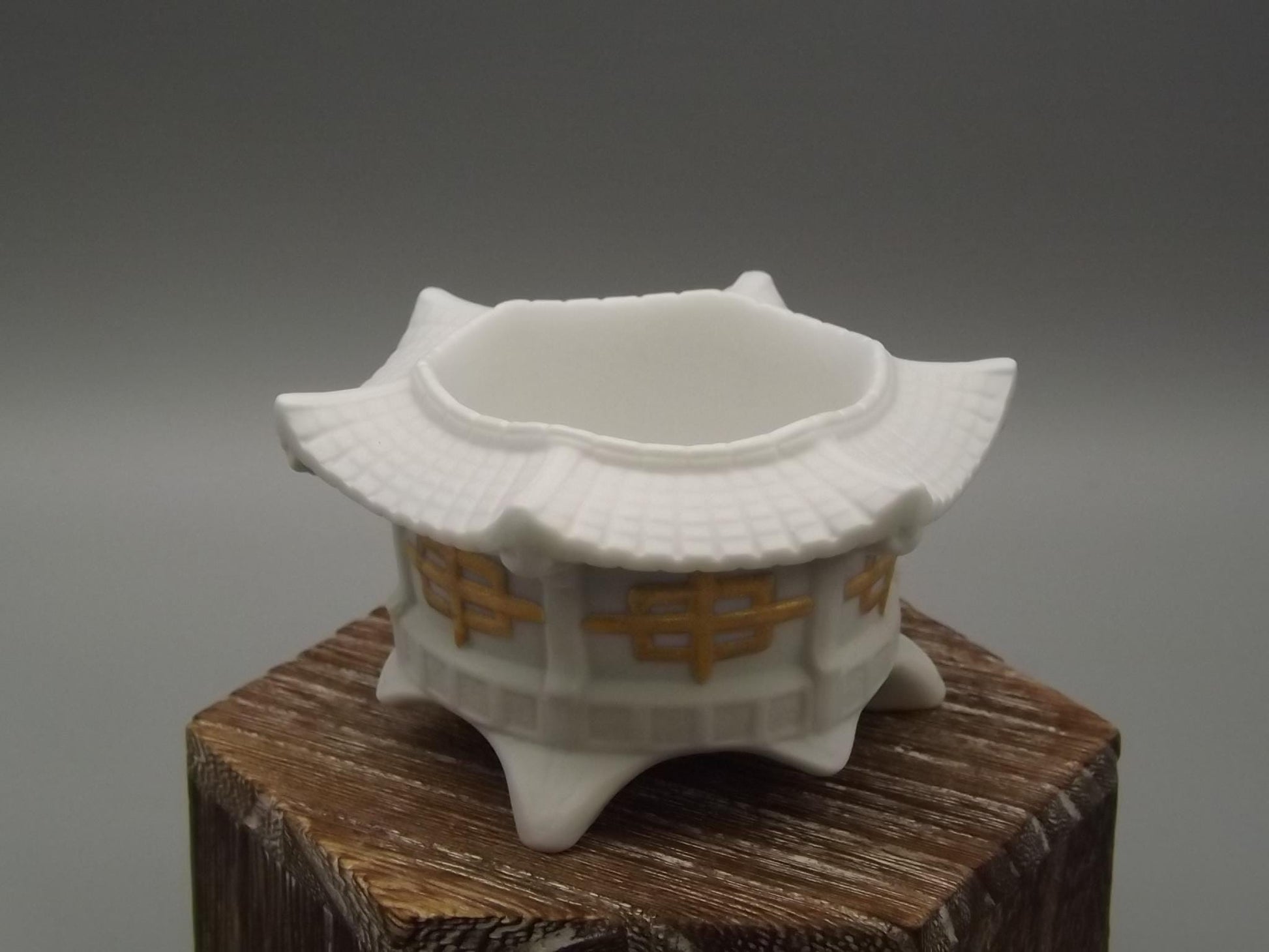 Vintage Lladro Privilege Gold Pagoda Tea Light Set: Mediterranean Beach Candles, Original Box