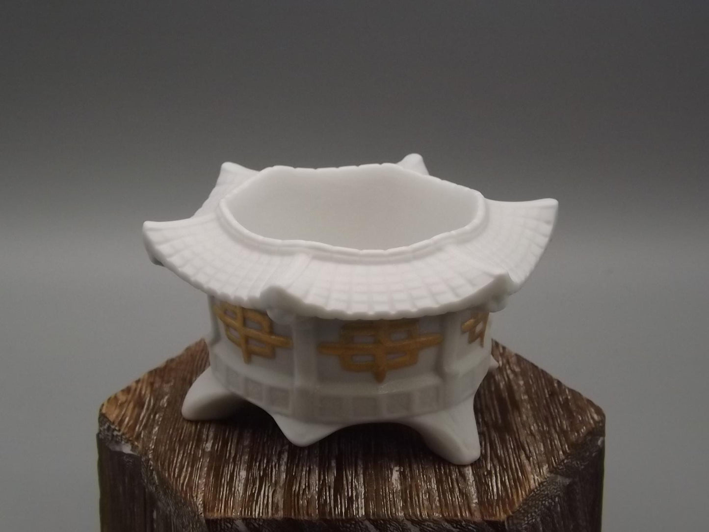 Vintage Lladro Privilege Gold Pagoda Tea Light Set: Mediterranean Beach Candles, Original Box