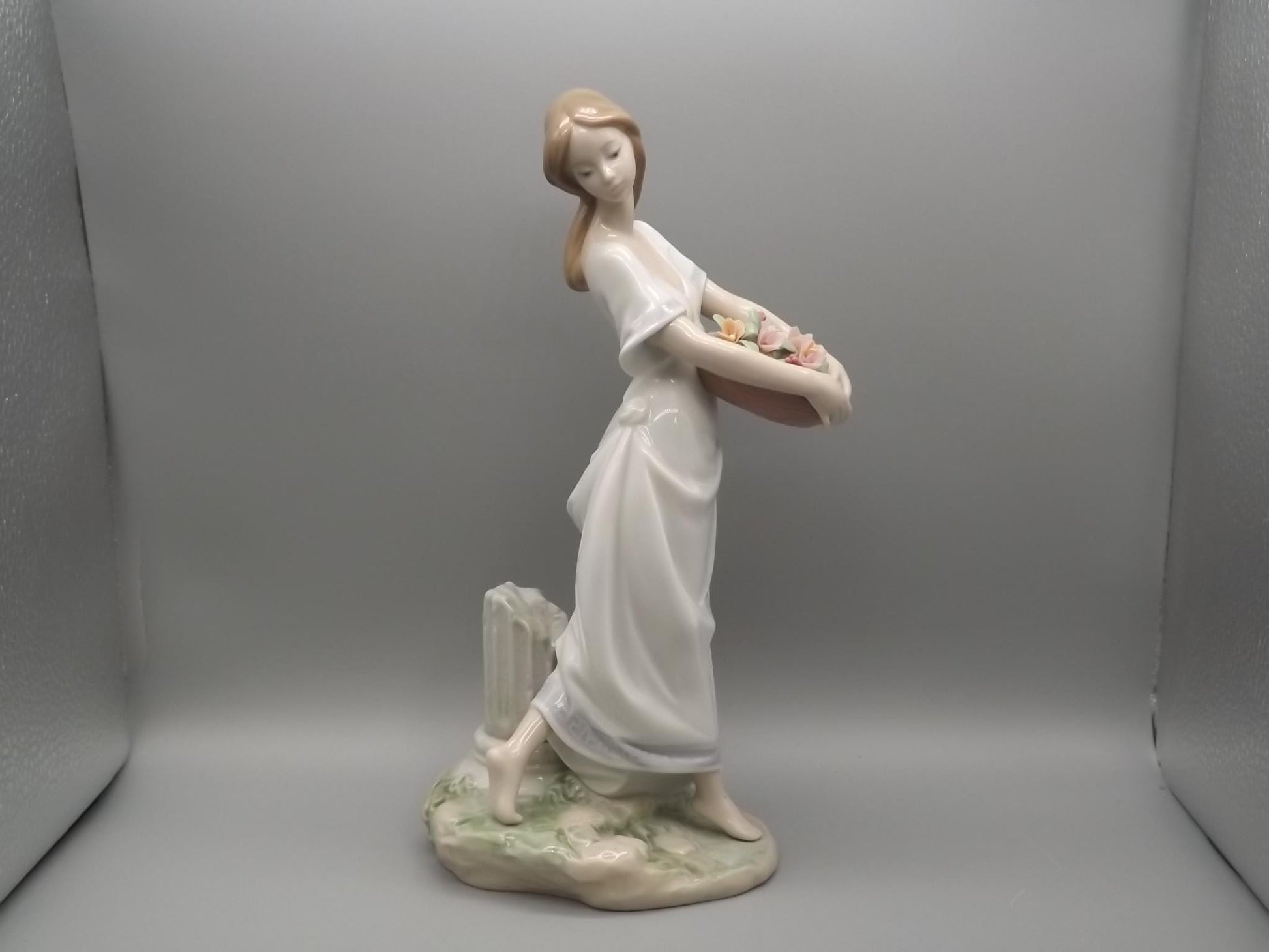 Vintage Lladro "Gardens of Athens" Figurine #7704 - Young Lady with Flowers