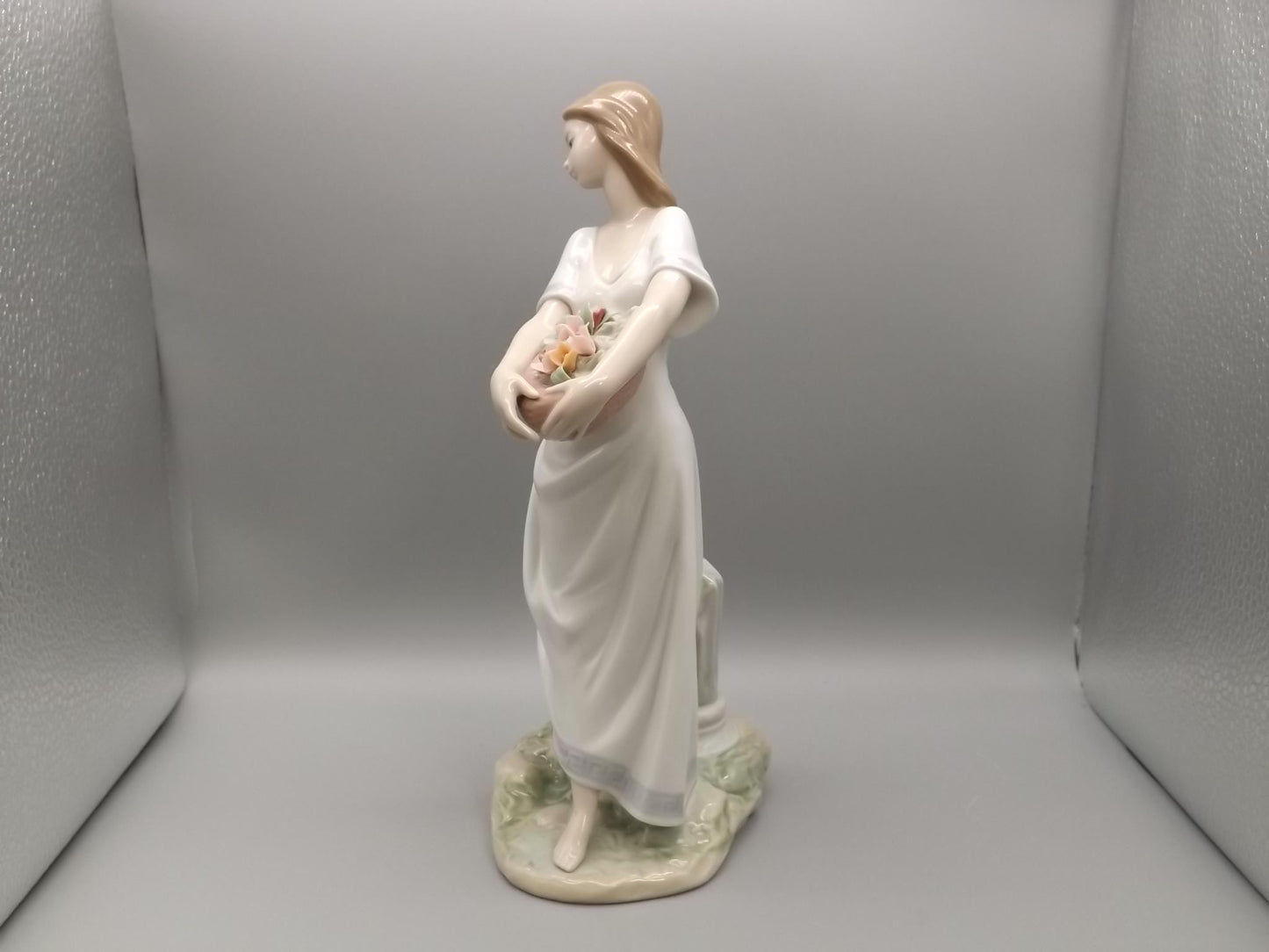 Vintage Lladro "Gardens of Athens" Figurine #7704 - Young Lady with Flowers