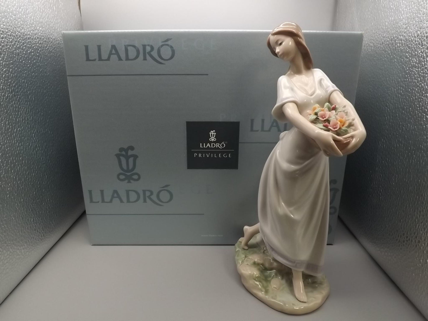 Vintage Lladro "Gardens of Athens" Figurine #7704 - Young Lady with Flowers