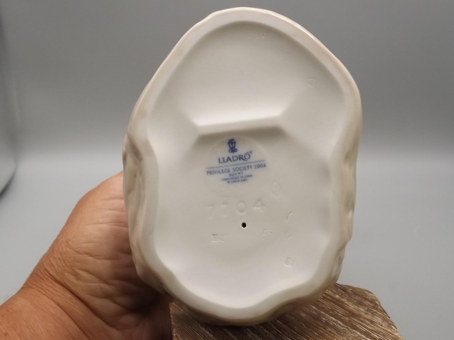 Vintage Lladro "Gardens of Athens" Figurine #7704 - Young Lady with Flowers