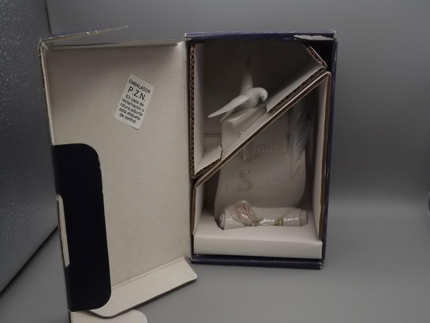 Vintage Lladro Society Figurine: Art Brings Us Together, Dove & Scroll #7767