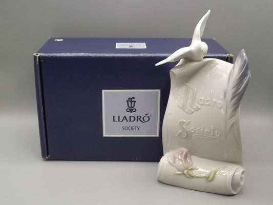 Vintage Lladro Society Figurine: Art Brings Us Together, Dove & Scroll #7767