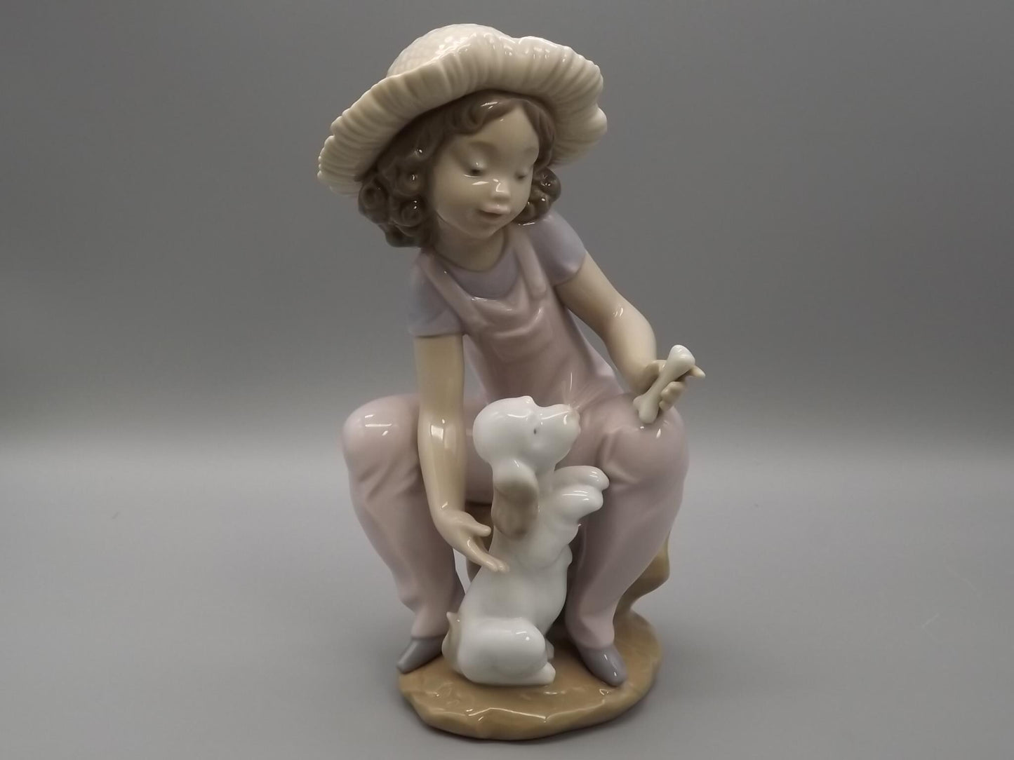 Vintage Lladro "Friends Forever" Figurine: Girl with her pet, #6680 (1999, with Box)