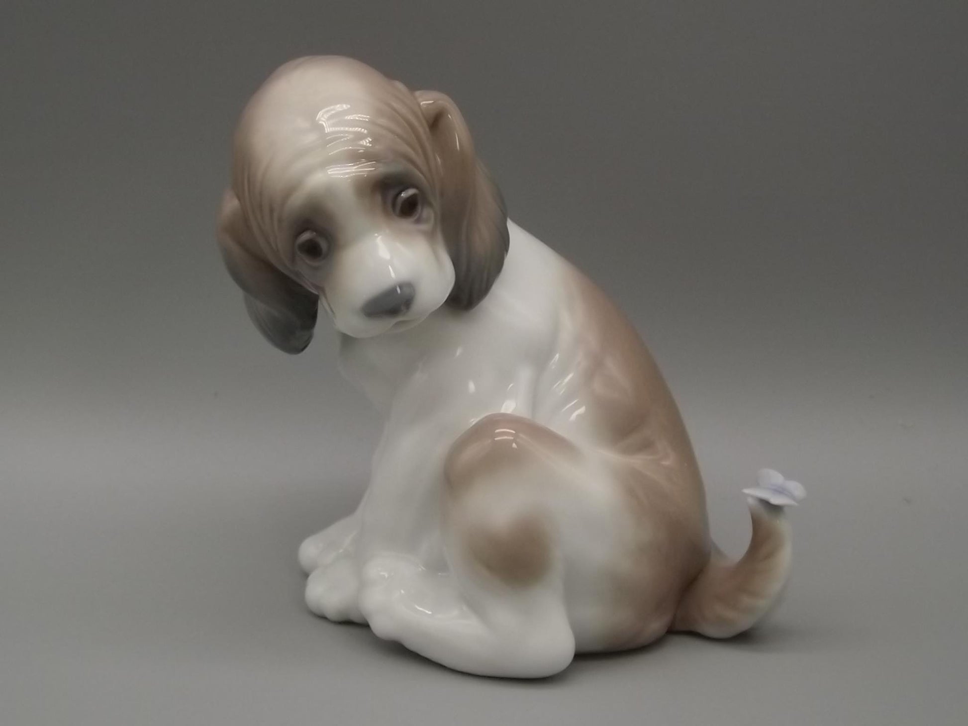 Vintage Lladro "Gentle Surprise" Figurine: Puppy with Butterfly, #6210 (1995 with Box)