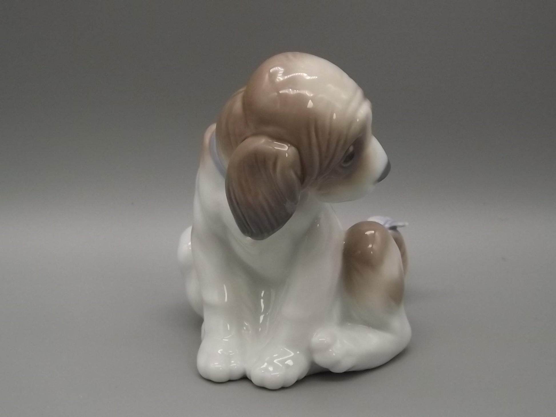 Vintage Lladro "Gentle Surprise" Figurine: Puppy with Butterfly, #6210 (1995 with Box)