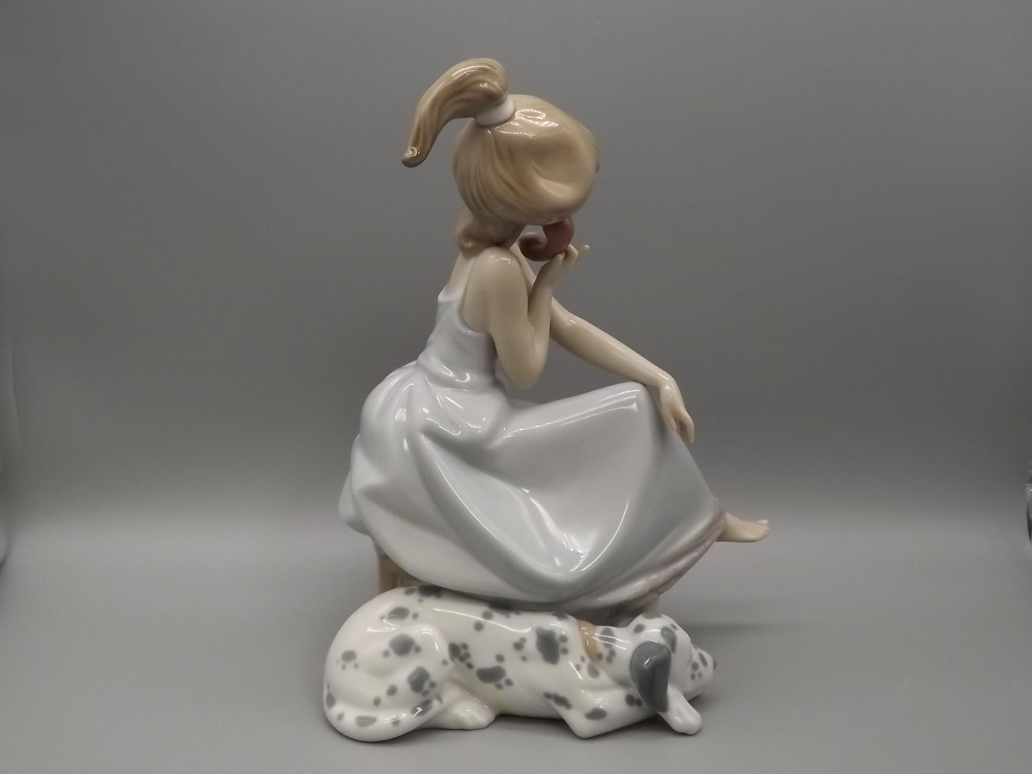 Vintage Lladro "Chit Chat" Figurine: Girl with Dog, #5466 (1988, with Box)