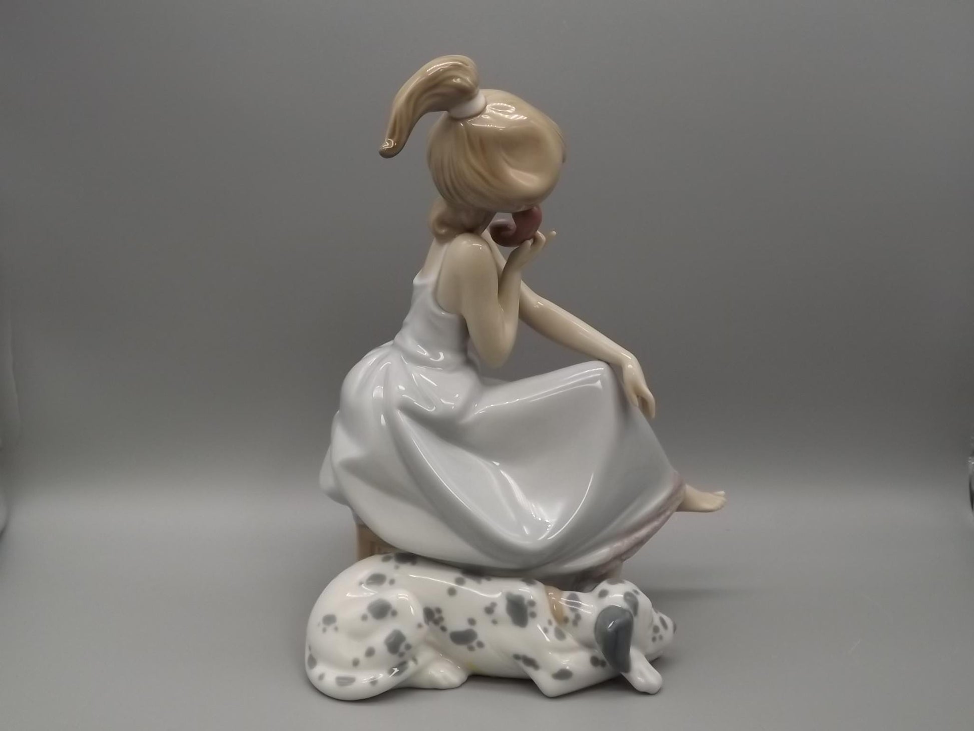 Vintage Lladro "Chit Chat" Figurine: Girl with Dog, #5466 (1988, with Box)