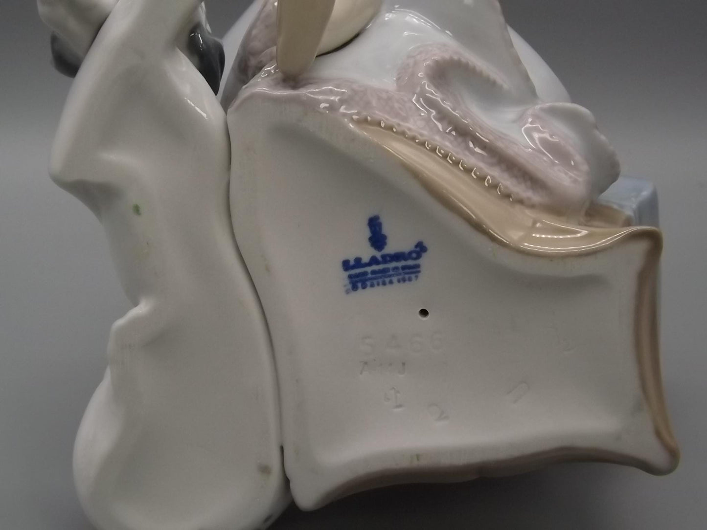 Vintage Lladro "Chit Chat" Figurine: Girl with Dog, #5466 (1988, with Box)