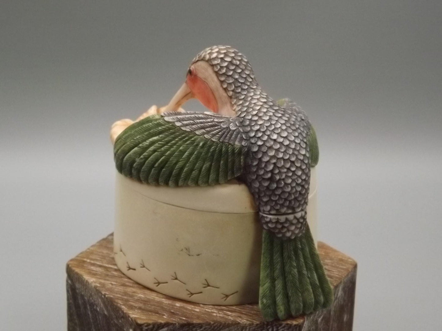 Vintage Harmony Kingdom Figurine: Sweet Nectar Hummingbird Box, Limited Edition