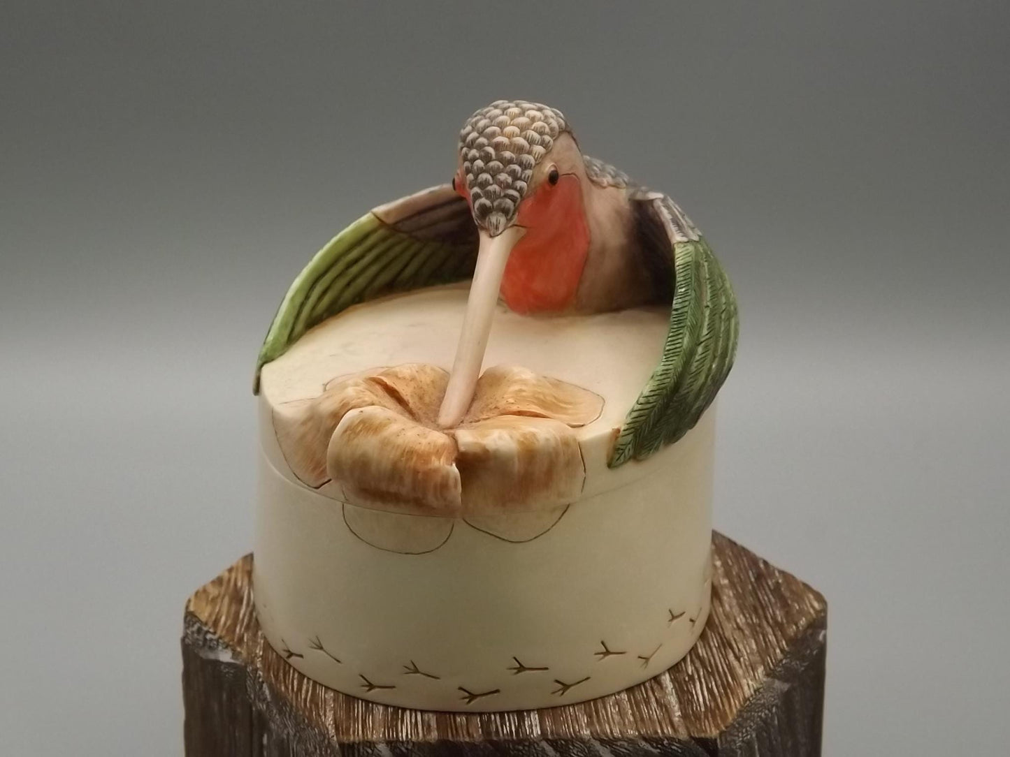 Vintage Harmony Kingdom Figurine: Sweet Nectar Hummingbird Box, Limited Edition