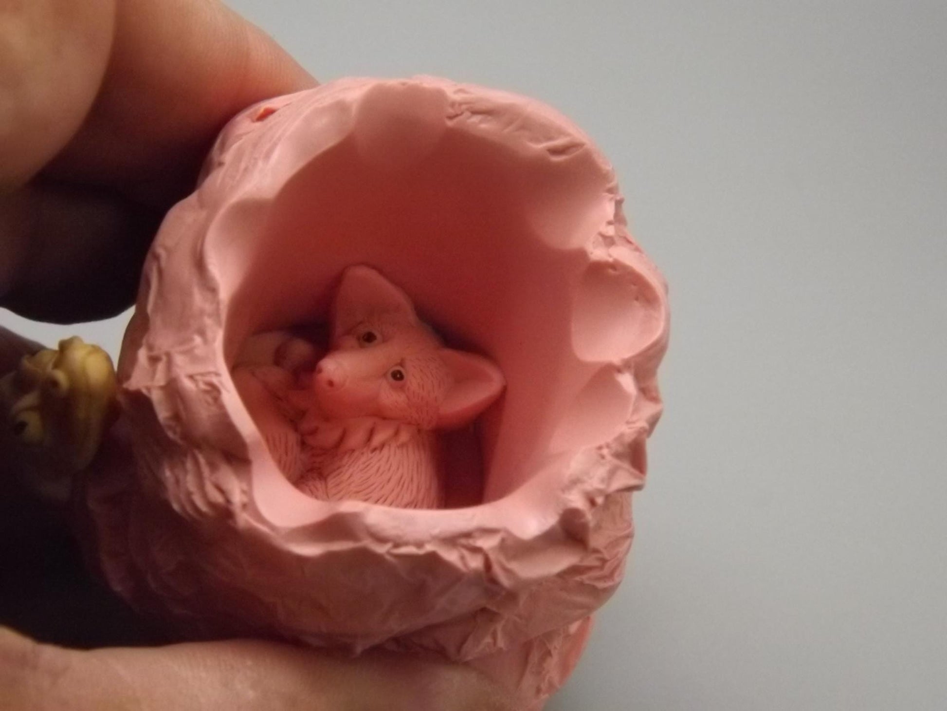 Vintage Harmony Kingdom "Refused-D Collection'" Jest Figurine TJEVo4MT no original box or COA Excellent condition. Pink with Alligator type.