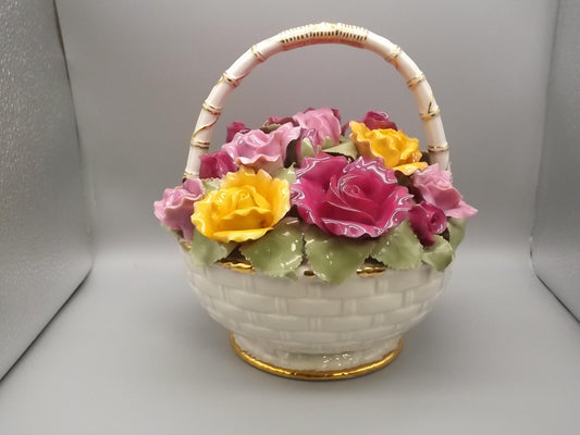 Vintage 1962 Royal Albert "Florist's Music Basket" plays Beethoven's Fur Elise"