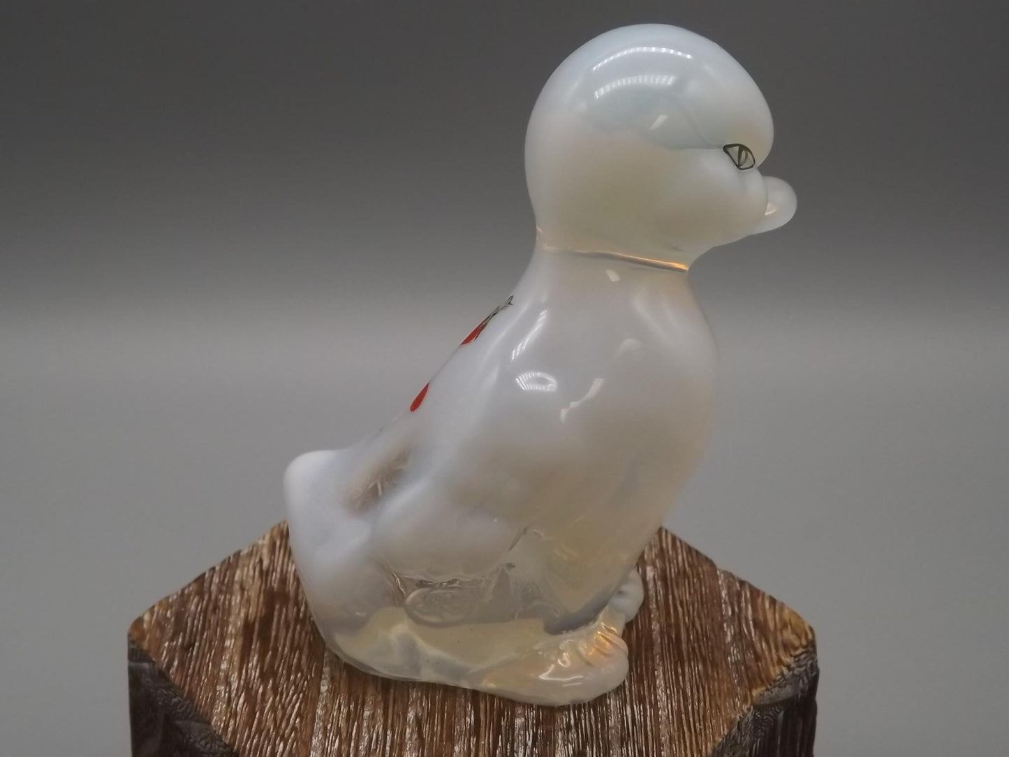 Vintage Fenton Hand-Painted Duckling Figurine: Signed Glass Art, 1970s