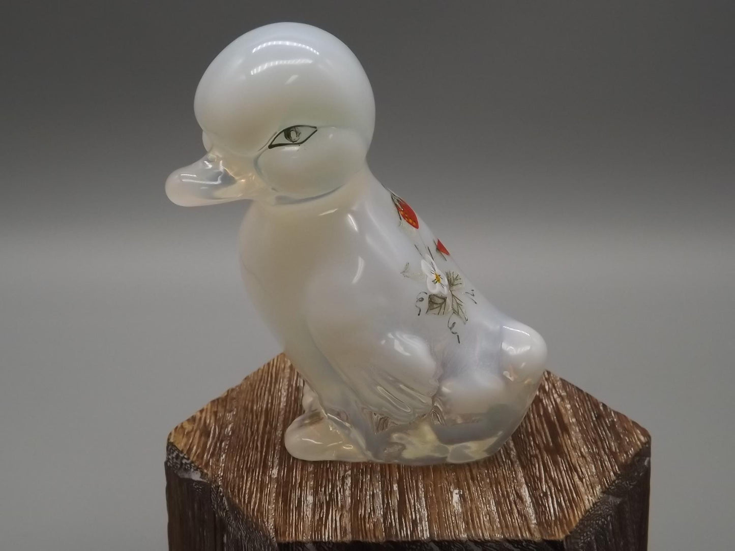 Vintage Fenton Hand-Painted Duckling Figurine: Signed Glass Art, 1970s